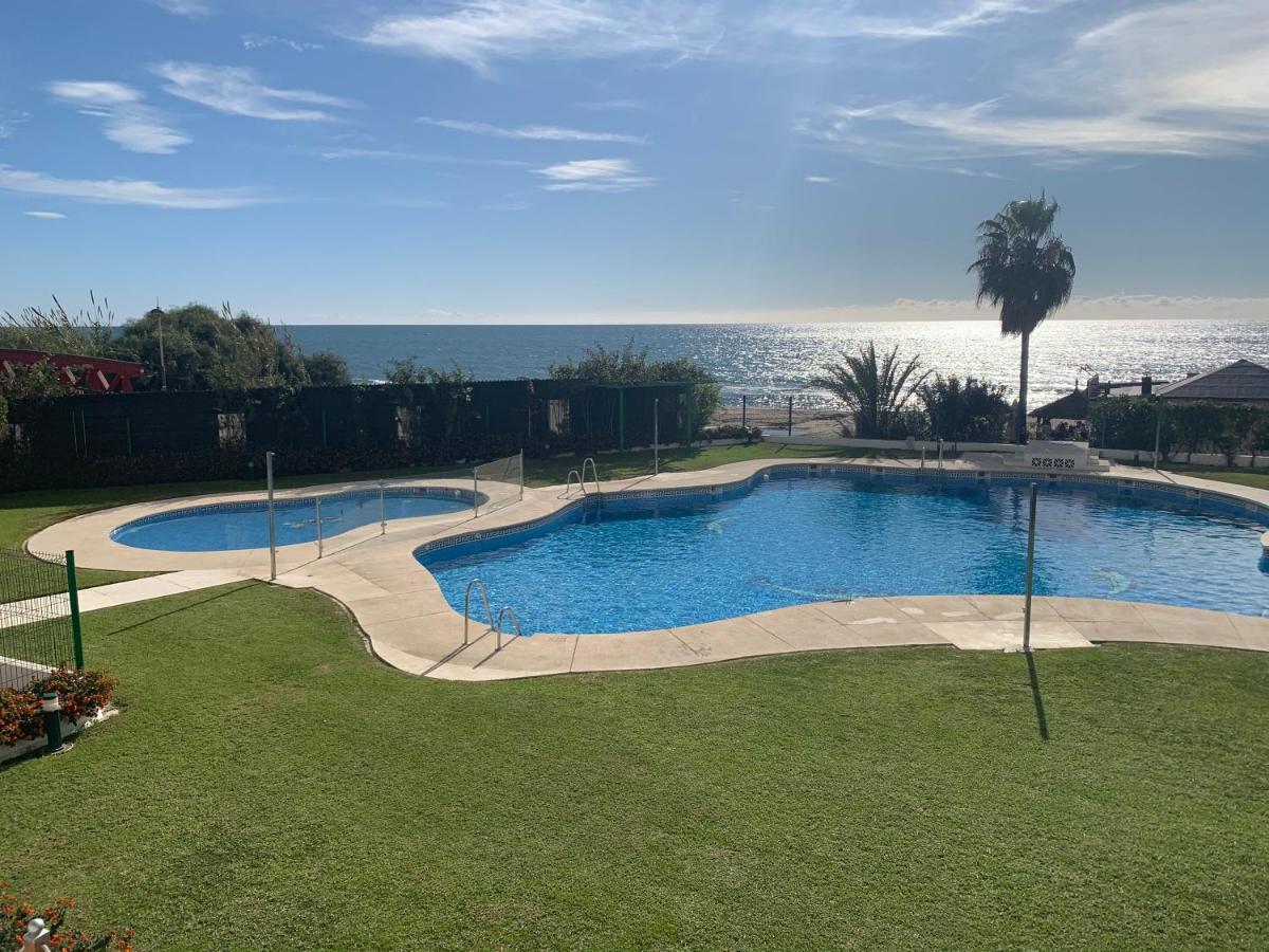 Lujo En Banana Beach Primera Linea De Playa Marbella Kültér fotó