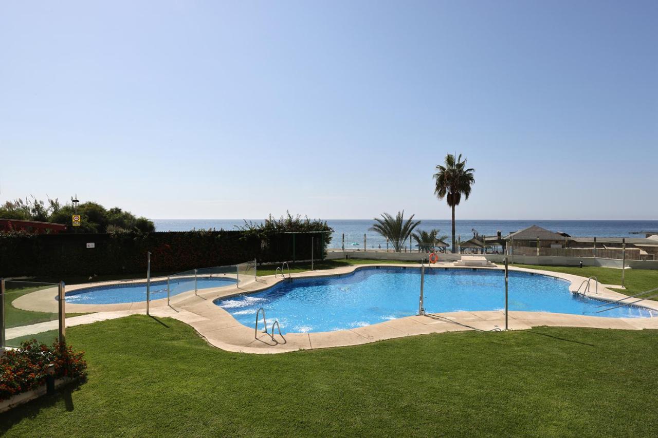 Lujo En Banana Beach Primera Linea De Playa Marbella Kültér fotó